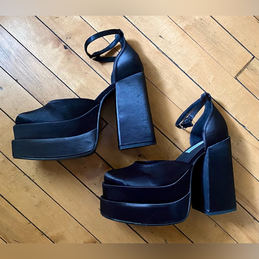 Size 7.5 Steve Madden Charlize Black Satin Platform Mary Janes with 4.75” Heel